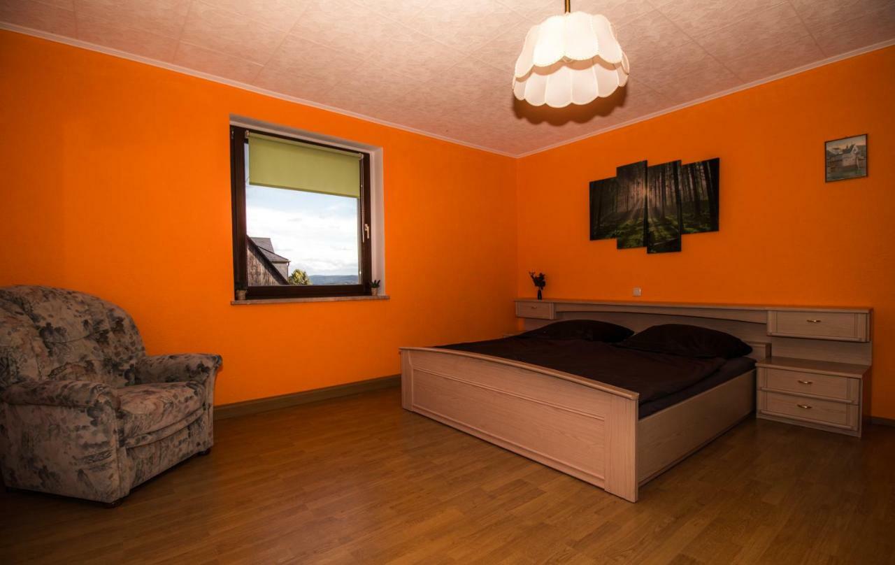 Appartement Am Balkon Des Erzgebirges à Bernsbach Extérieur photo